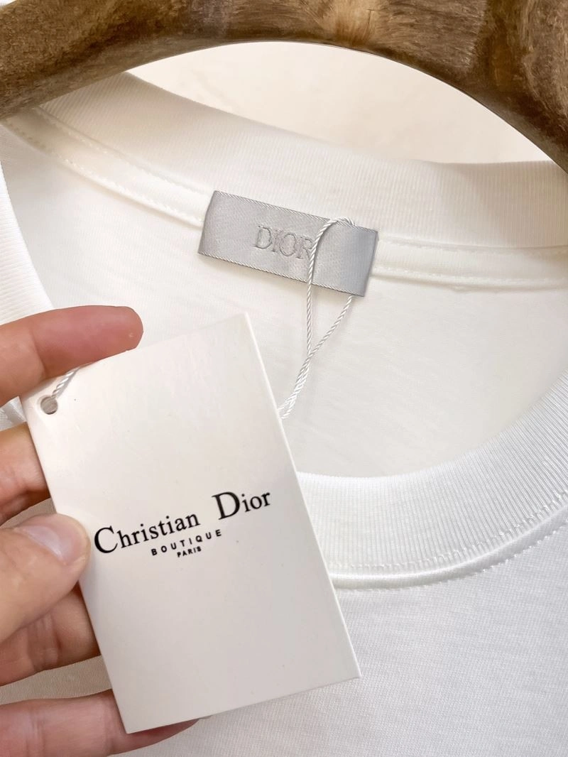 Stylish Christian Dior T-Shirts 116319