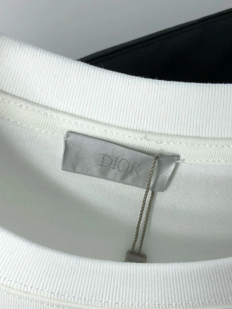 Stylish Christian Dior T-Shirts 116082