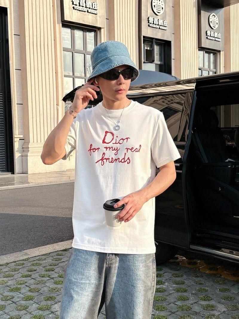 Christian Dior T-Shirts Sleek 116010