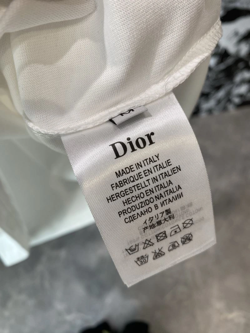 Sustainable Christian Dior T-Shirts 115981