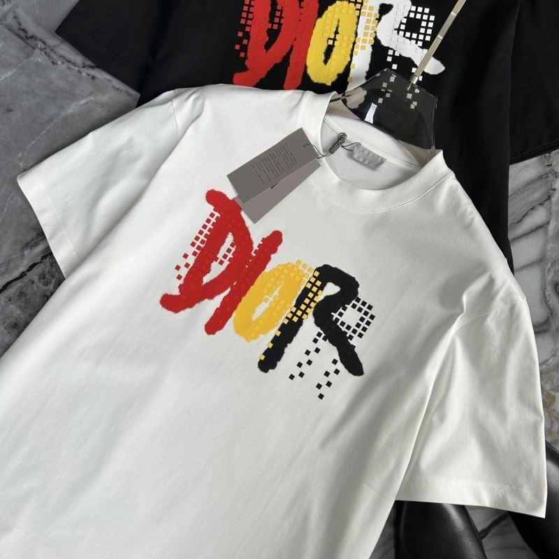 Vibrant Christian Dior T-Shirts 115941