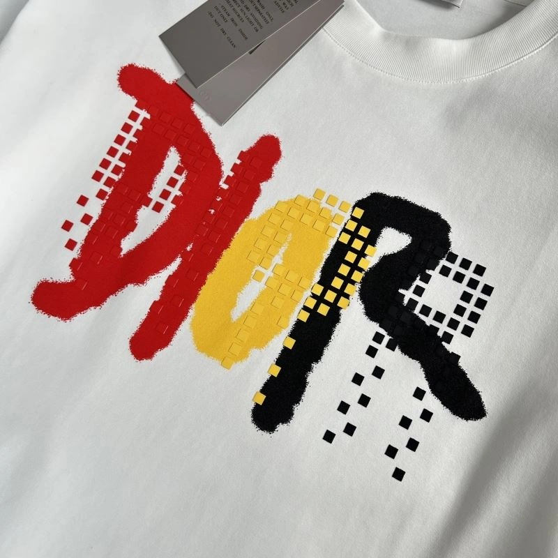 Vibrant Christian Dior T-Shirts 115941