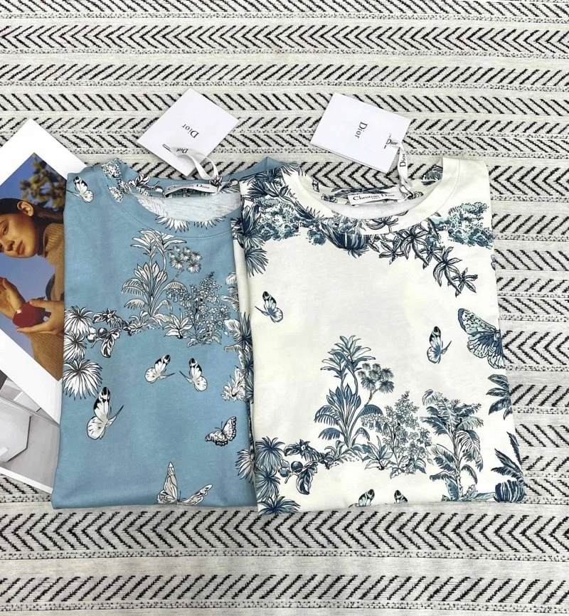 Christian Dior T-Shirts Elegant 113646