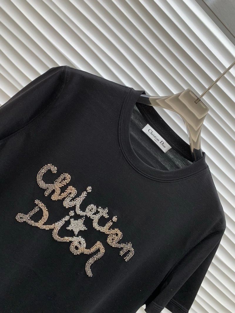 Effortless Christian Dior T-Shirts 113595