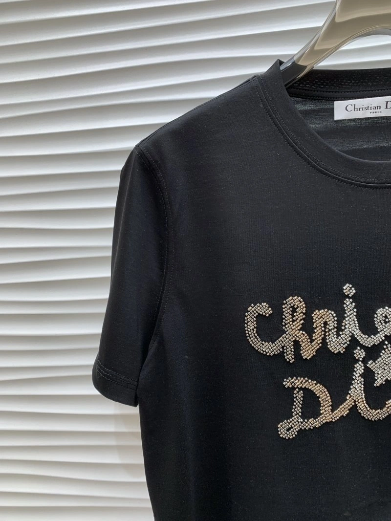 Effortless Christian Dior T-Shirts 113595