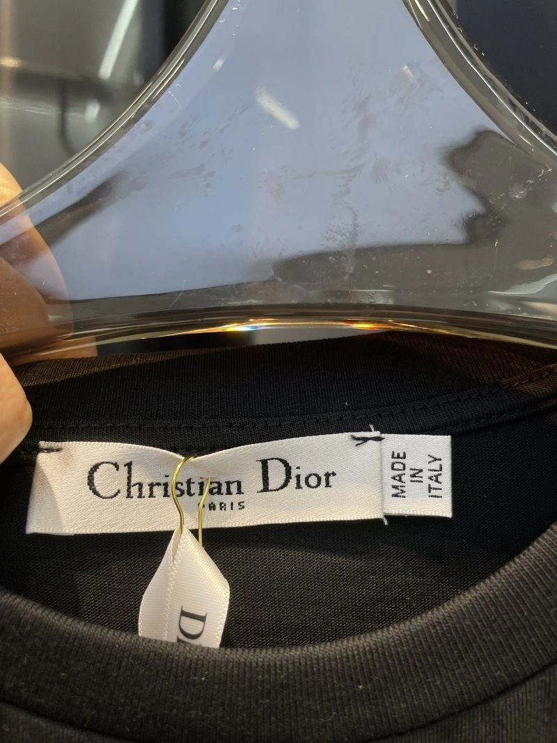 Vibrant Christian Dior T-Shirts 113545