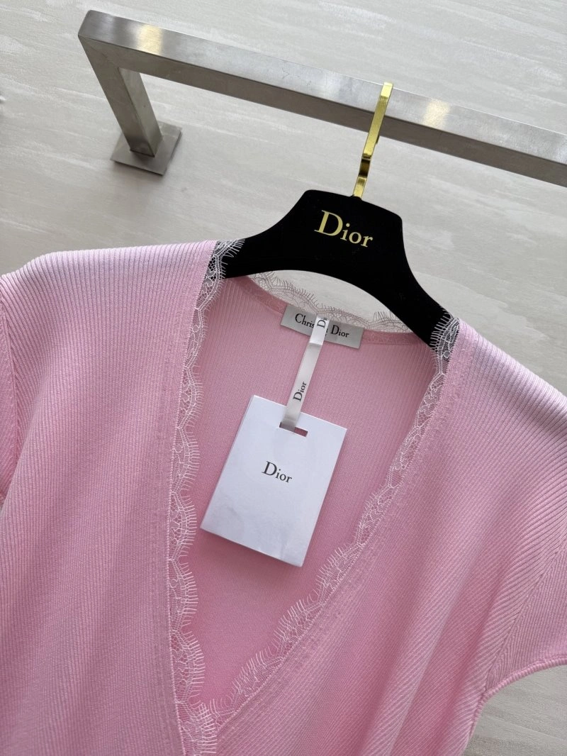 Supportive Christian Dior T-Shirts 113433