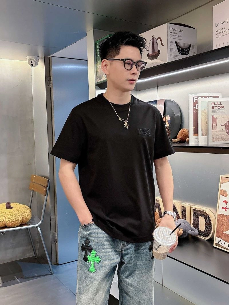 Christian Dior T-Shirts Trendsetting 115592