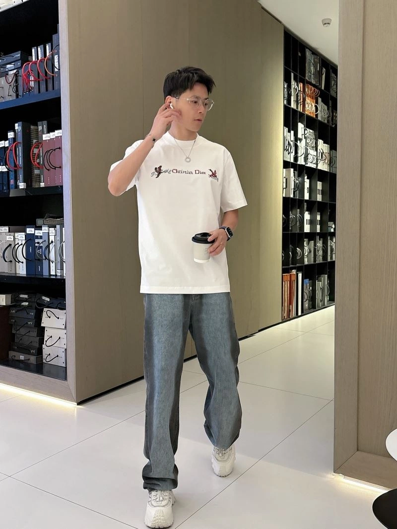 Christian Dior T-Shirts Trendsetting 115597