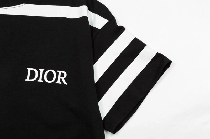 Supportive Christian Dior T-Shirts 115272