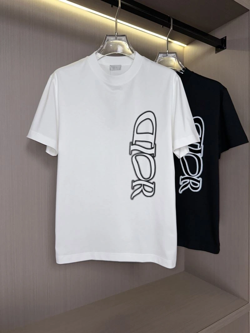 Effortless Christian Dior T-Shirts 115206