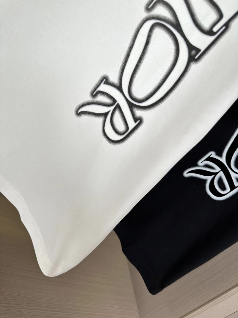 Effortless Christian Dior T-Shirts 115206