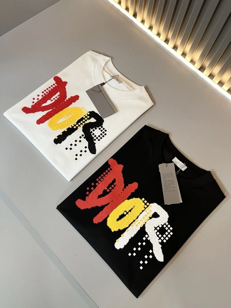 Fashionable Christian Dior T-Shirts 115180