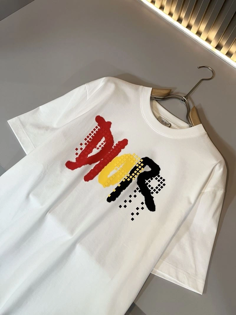 Fashionable Christian Dior T-Shirts 115180