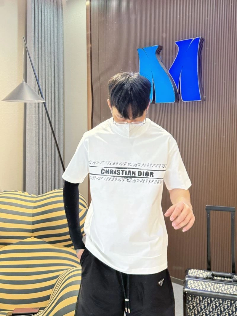 Elegant Christian Dior T-Shirts 115139
