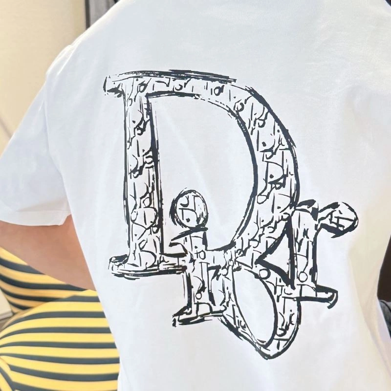 Elegant Christian Dior T-Shirts 115139