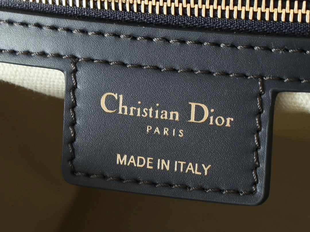 UrbanChic Christian Dior Top Handle Bags 92174