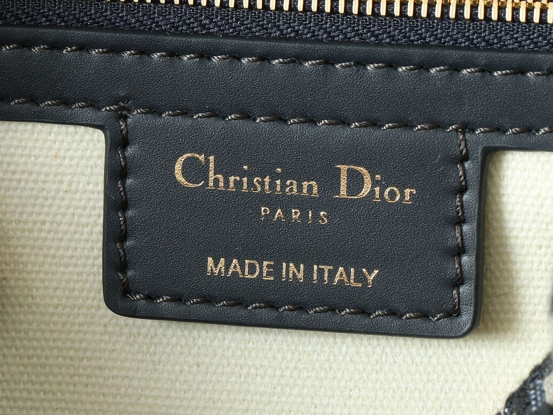 UrbanChic Christian Dior Top Handle Bags 92171
