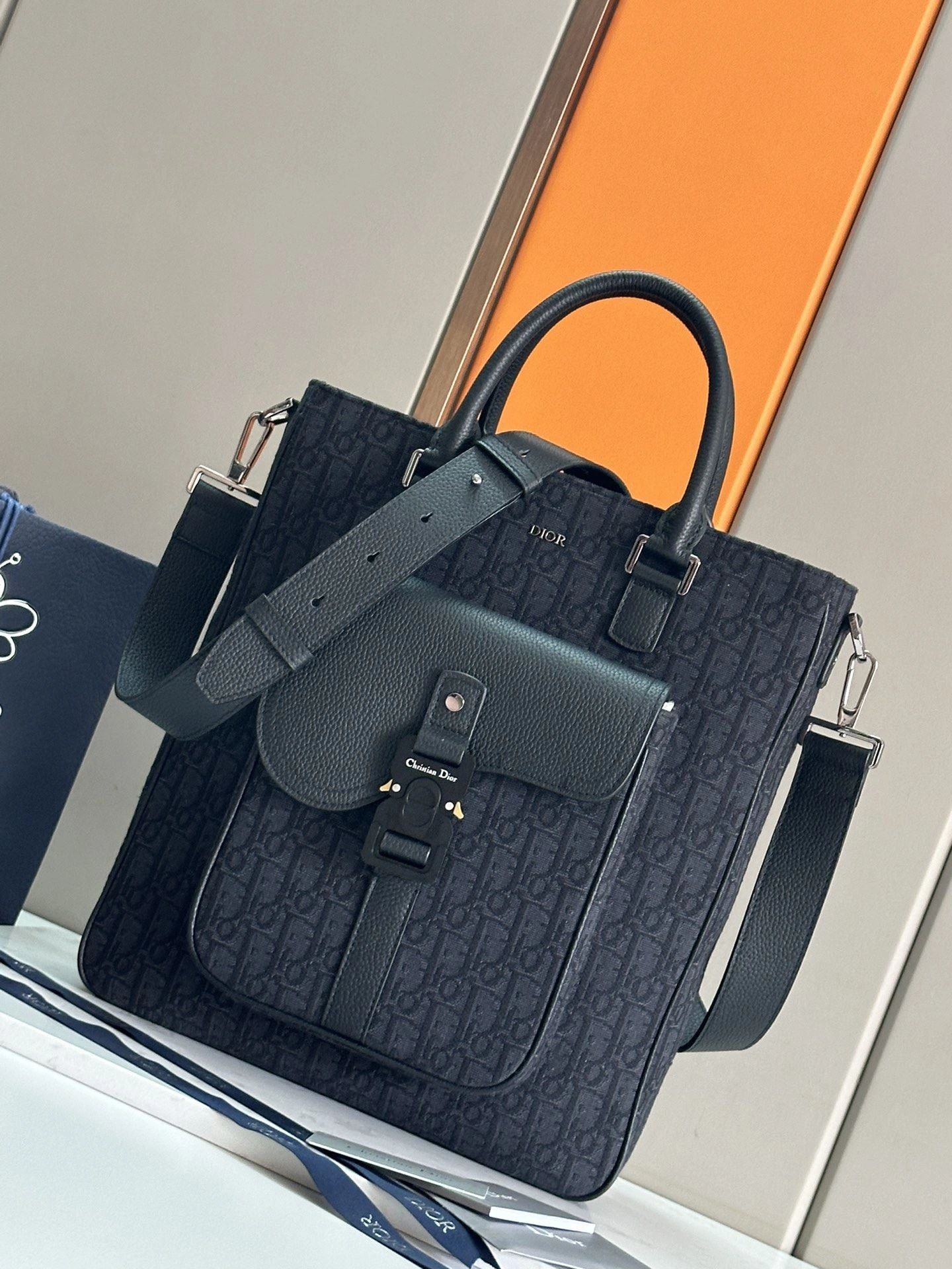 Elegant Christian Dior Top Handle Bags 92163