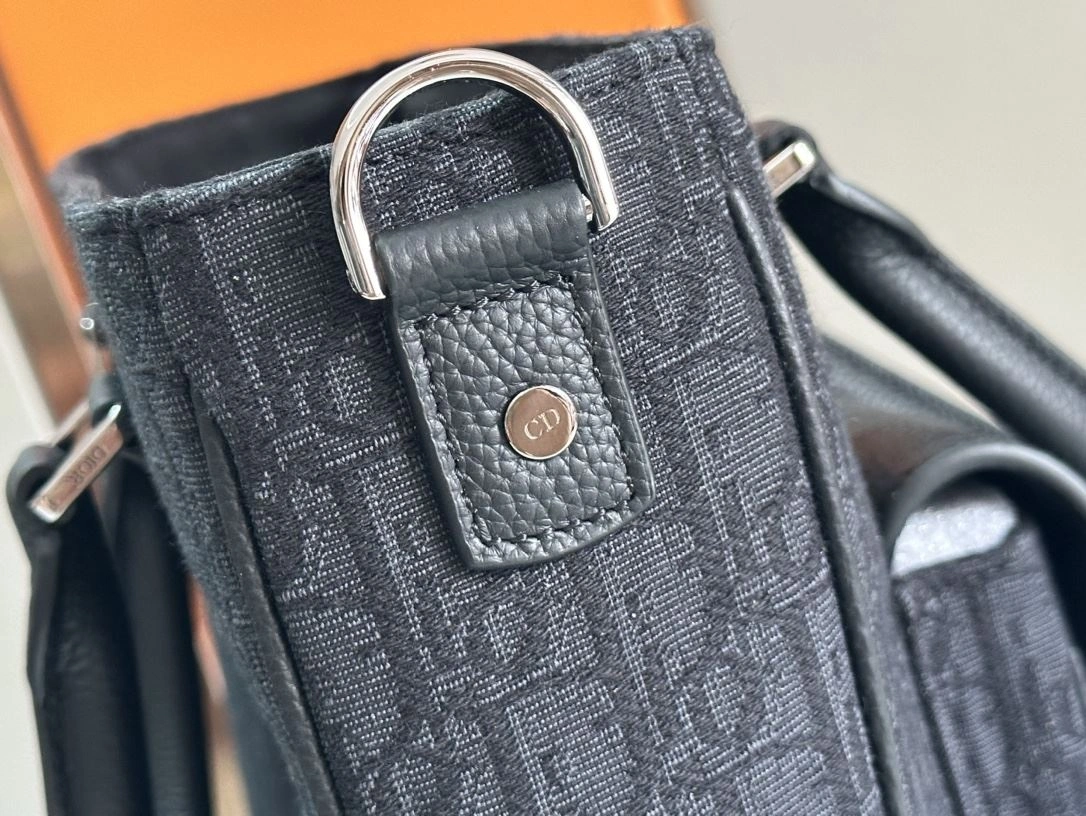 Elegant Christian Dior Top Handle Bags 92163
