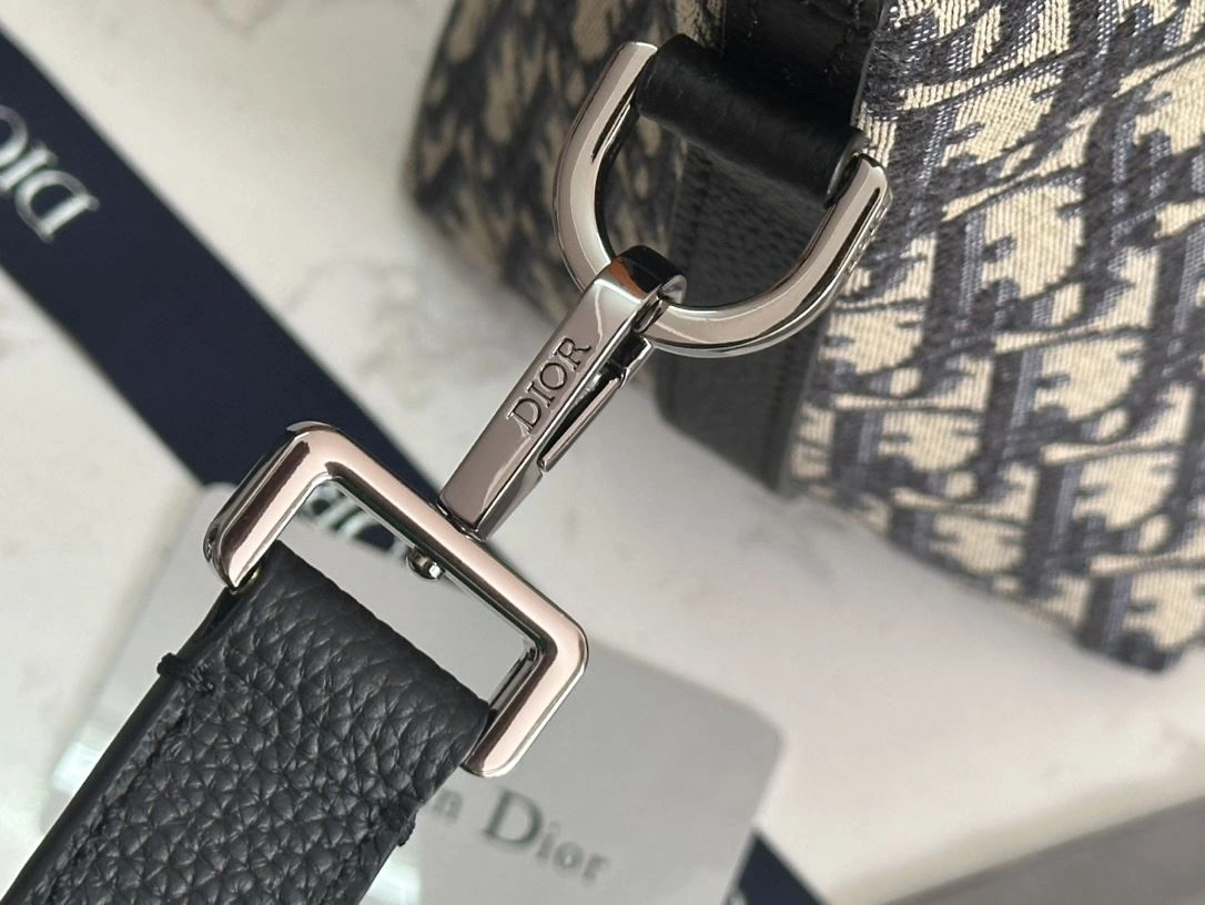 Sporty Christian Dior Top Handle Bags 92164