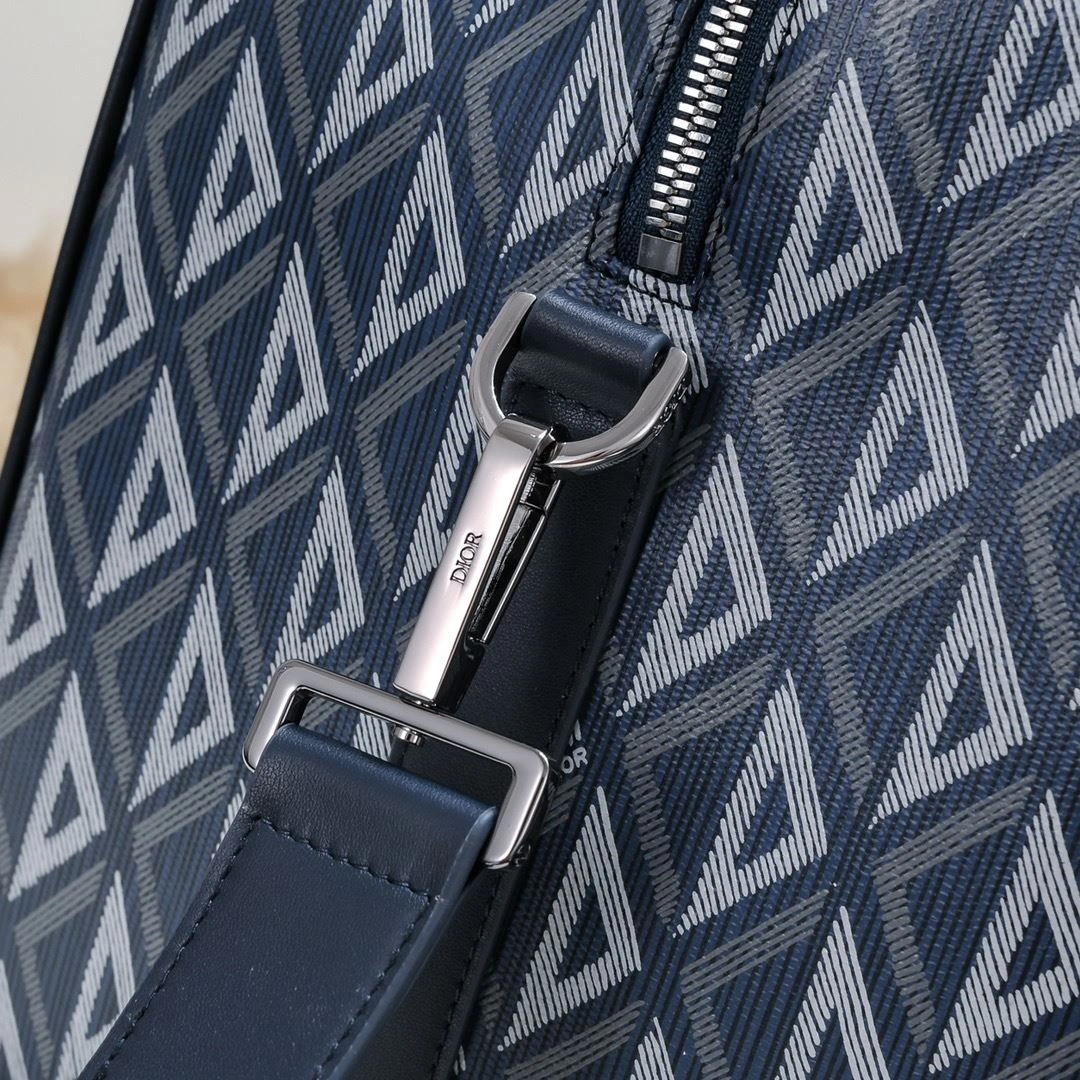 Fashionable Christian Dior Travel Bags 91195