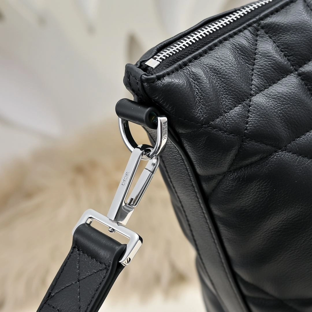 EyeCatching Christian Dior Travel Bags 91147