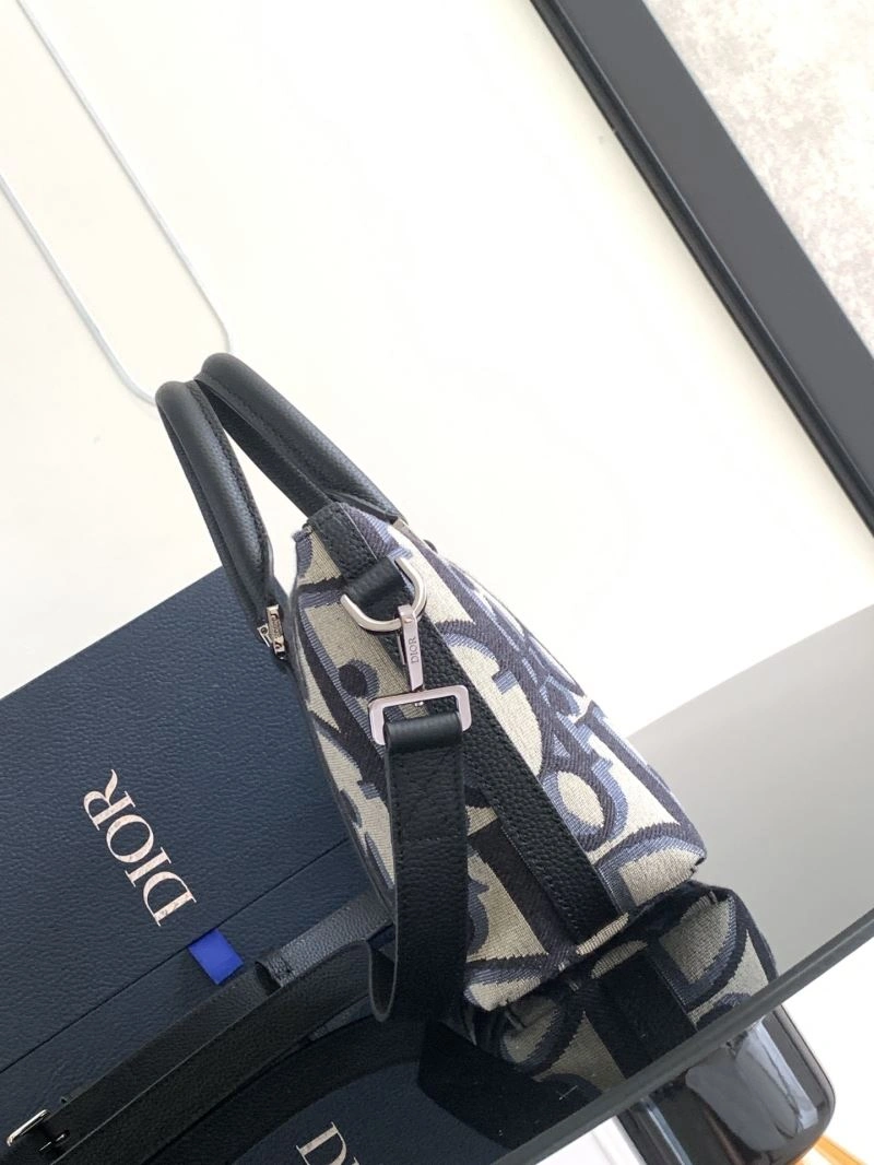 Minimalist Christian Dior Travel Bags 70242