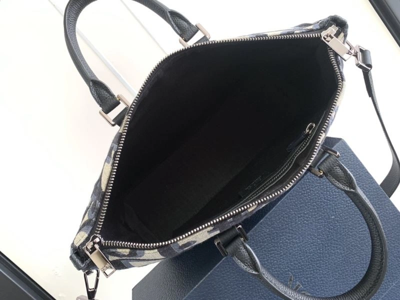 Minimalist Christian Dior Travel Bags 70242