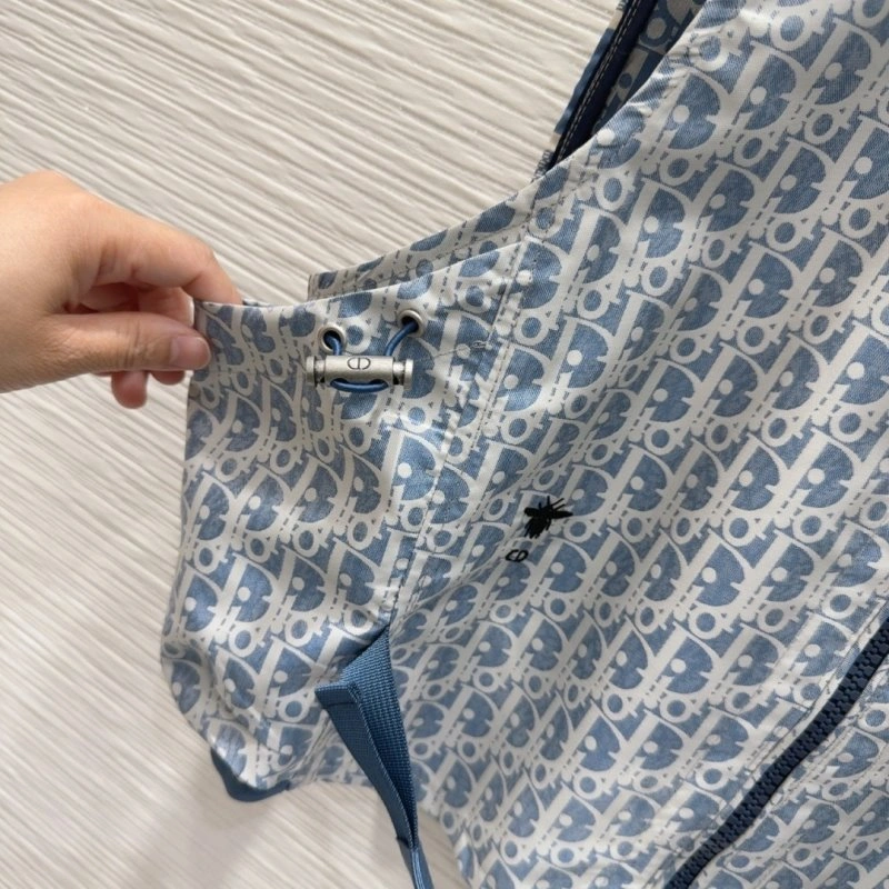 SmoothTexture Christian Dior Vest 112605