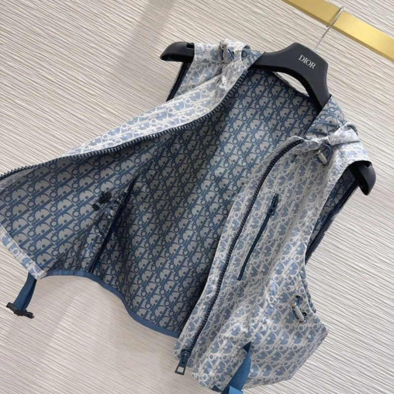 SmoothTexture Christian Dior Vest 112605