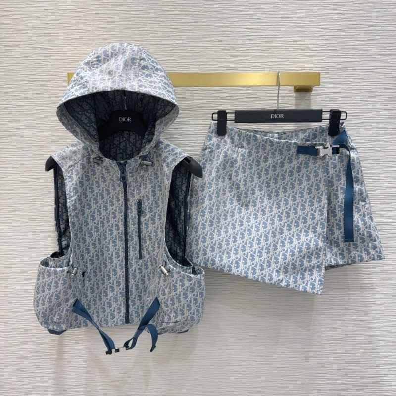SmoothTexture Christian Dior Vest 112605