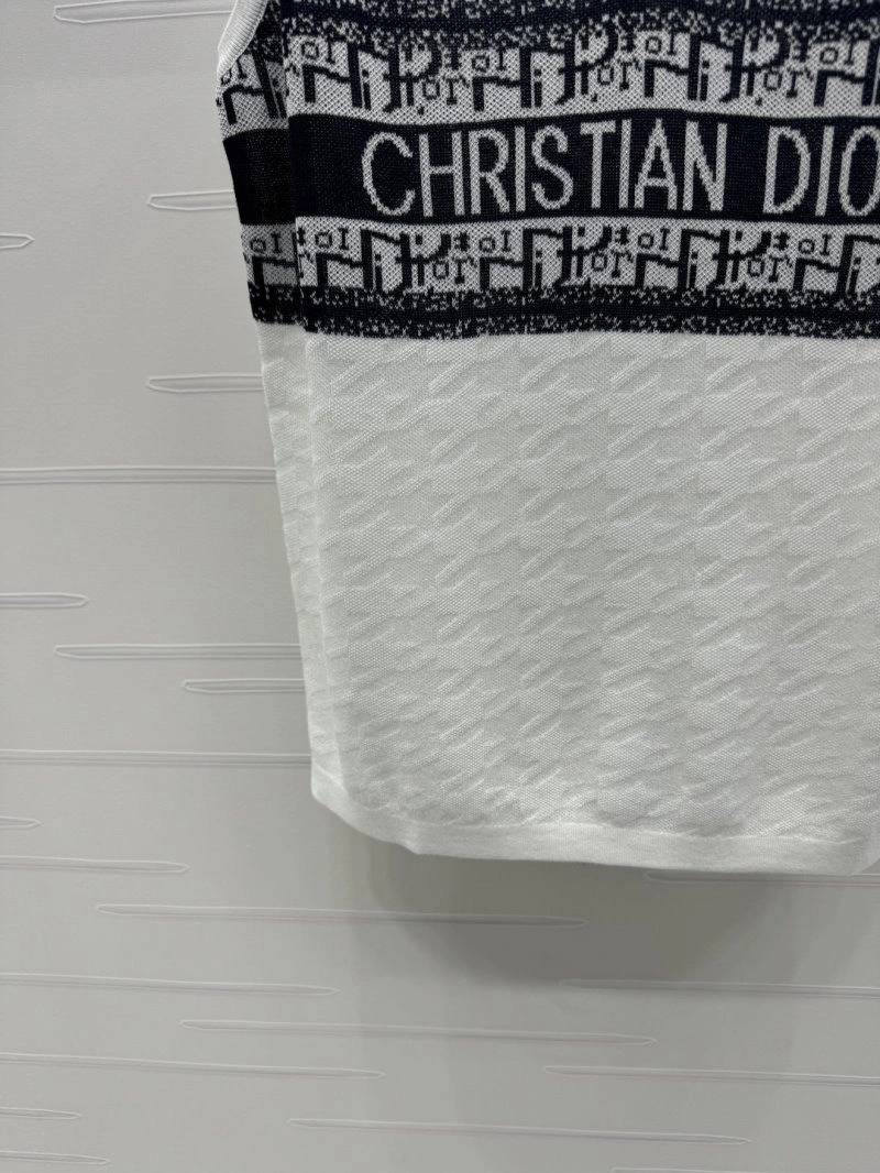 Elegant Christian Dior Vest 114014