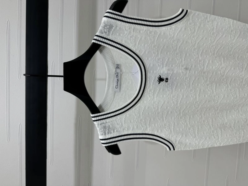 SmoothTexture Christian Dior Vest 114016