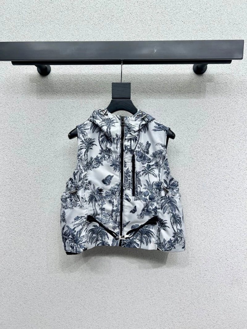 Sporty Christian Dior Vest 113979