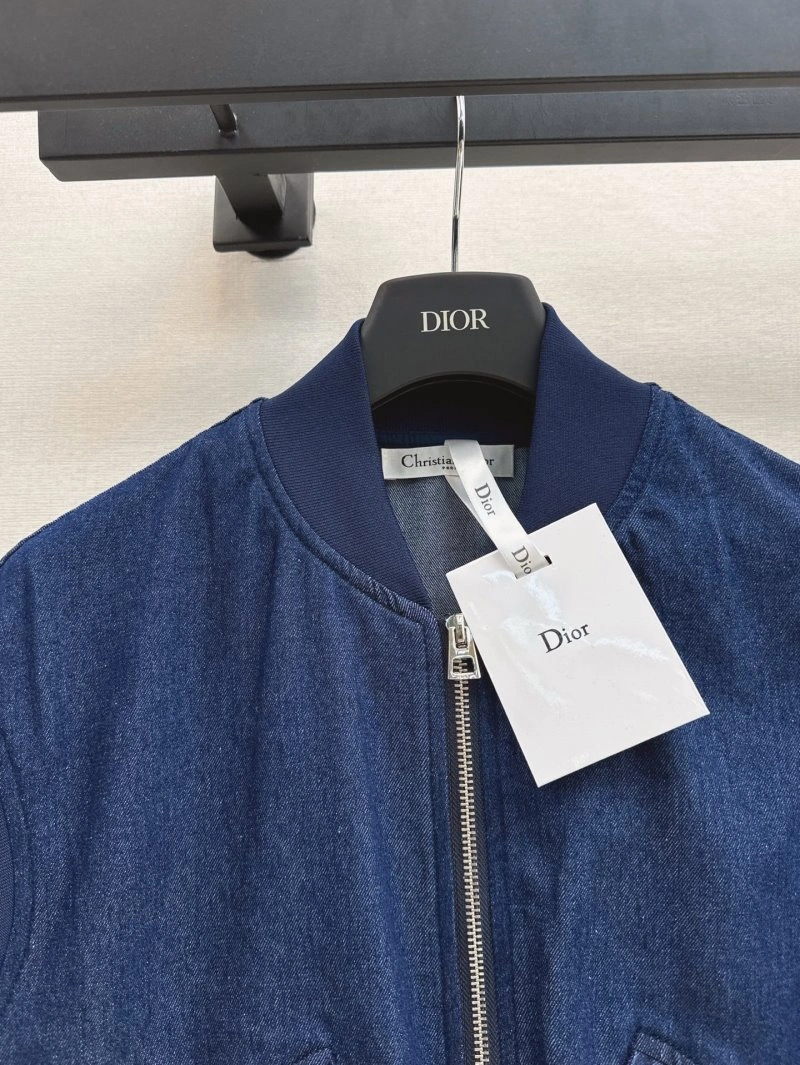 Sleek Christian Dior Vest 111608