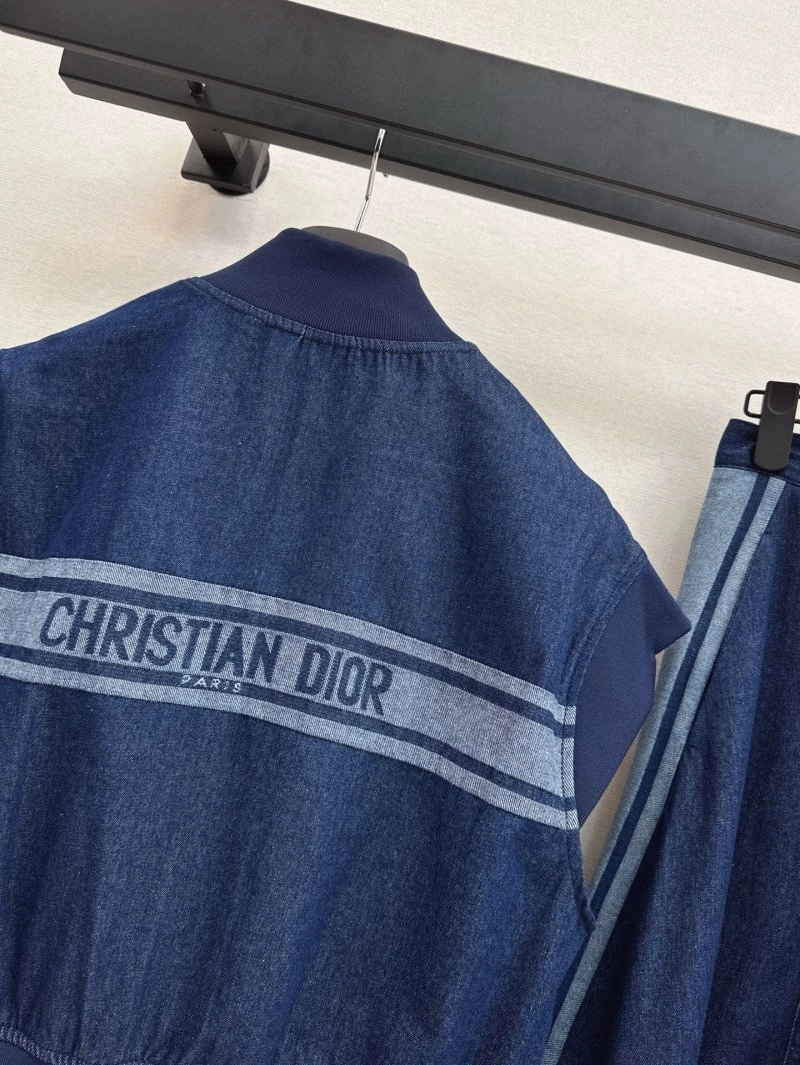Sleek Christian Dior Vest 111608