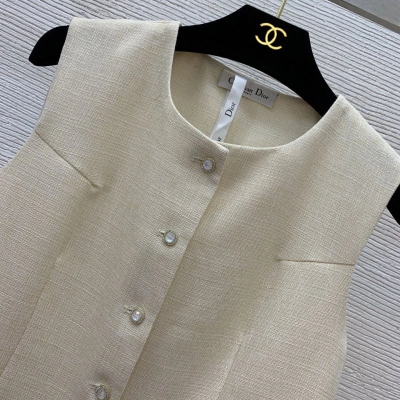 Effortless Christian Dior Vest 111595