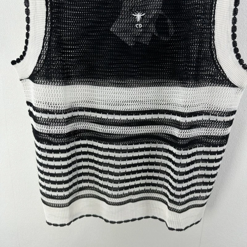 Minimalist Christian Dior Vest 111593