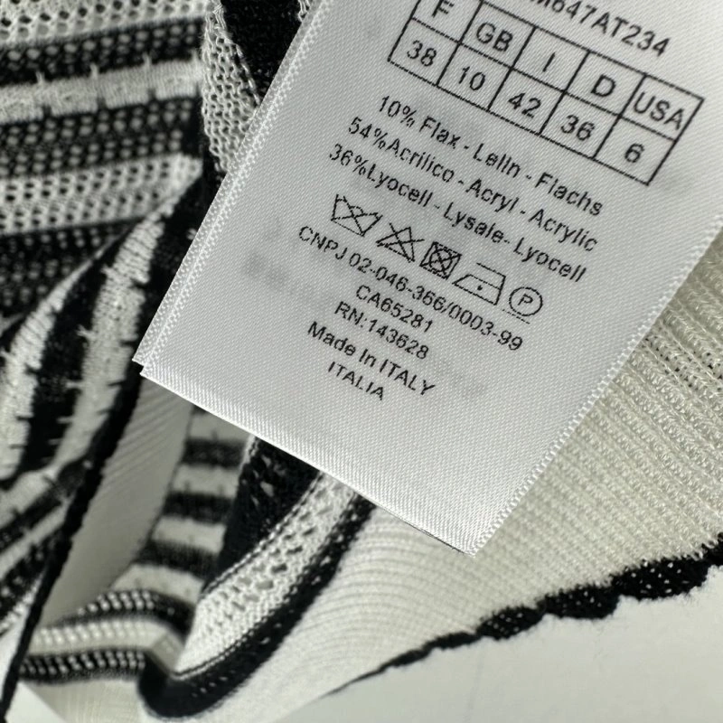 Minimalist Christian Dior Vest 111593