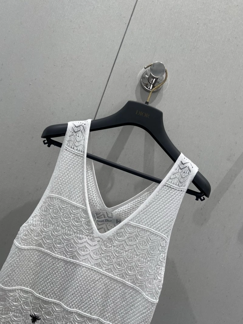 Trendsetting Christian Dior Vest 111555