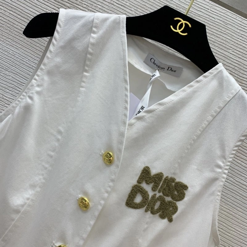 Minimalist Christian Dior Vest 111556