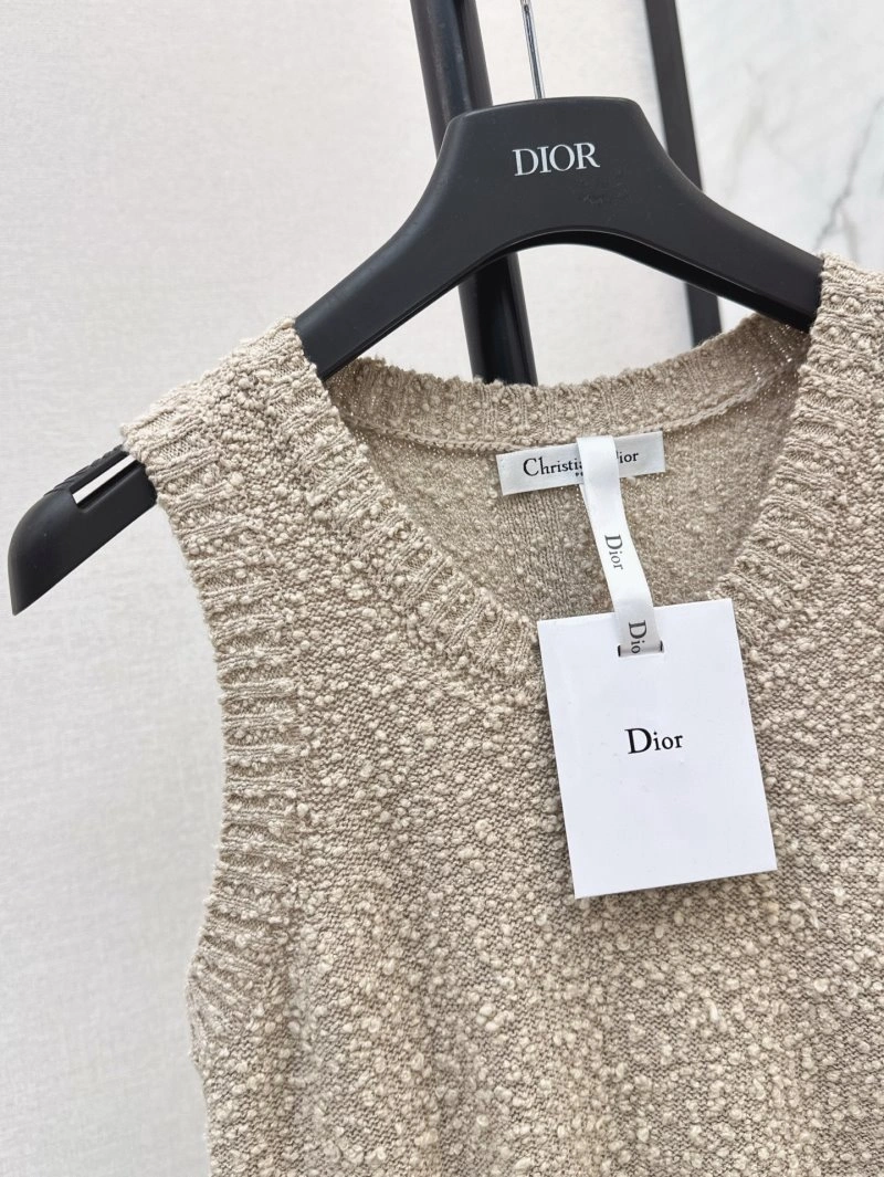 Trendsetting Christian Dior Vest 113555