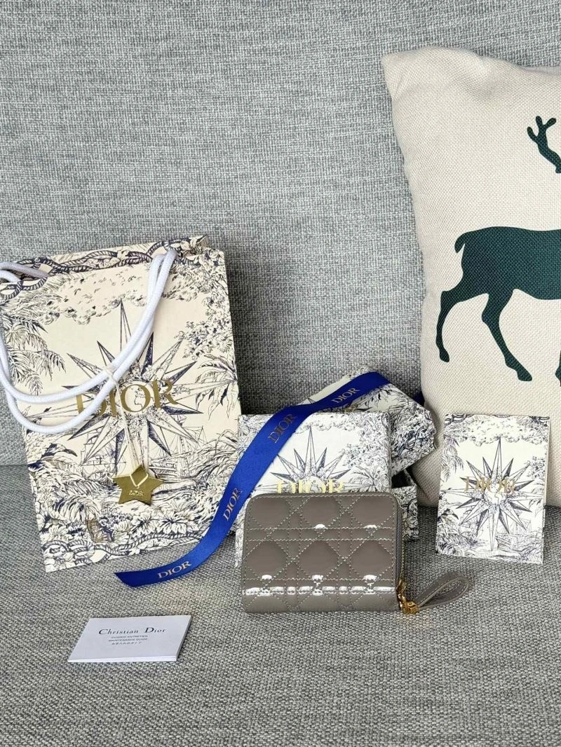 Contemporary Christian Dior Wallet 75452