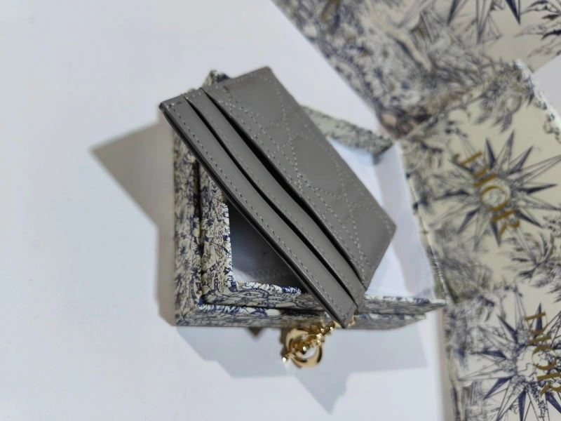 Functional Christian Dior Wallet 75389