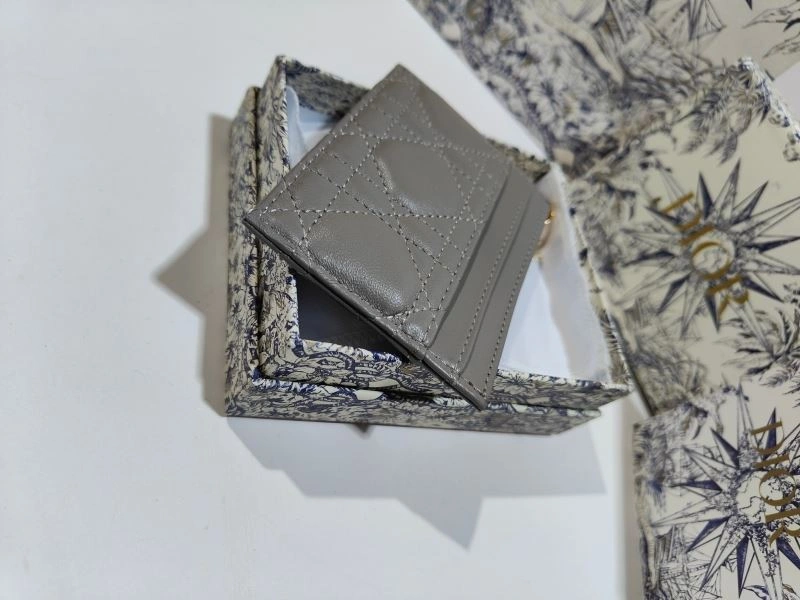 Functional Christian Dior Wallet 75389