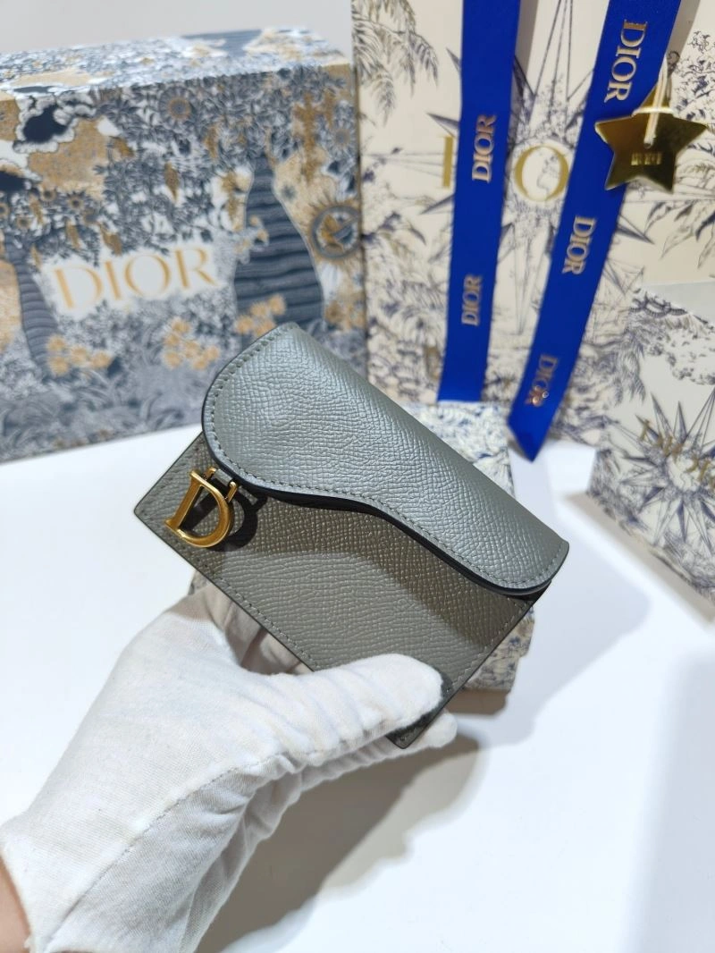 Elegant Christian Dior Wallet 73813