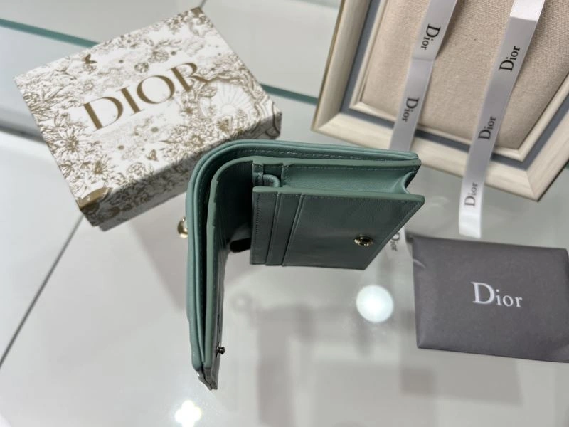 UrbanChic Christian Dior Wallet 77010