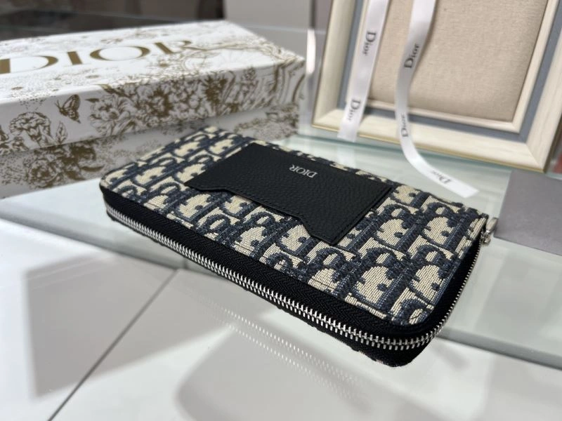 Durable Christian Dior Wallet 77000