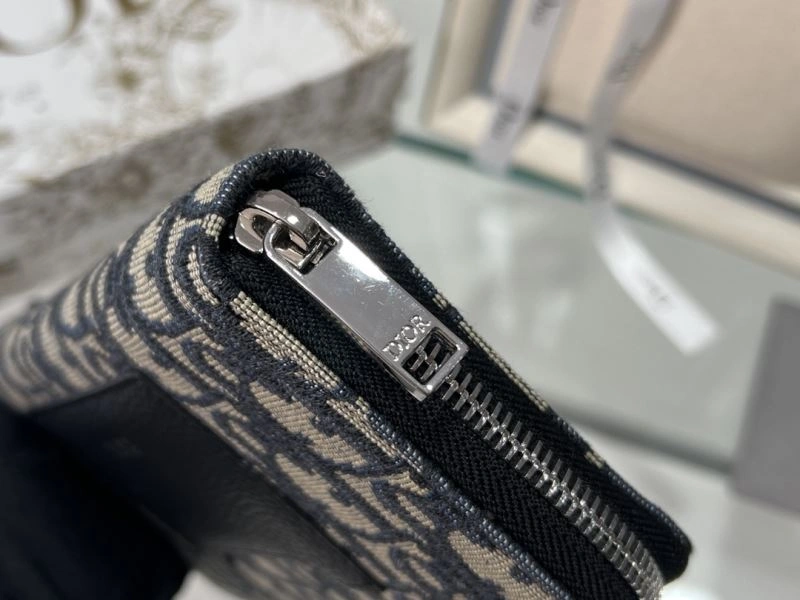 Durable Christian Dior Wallet 77000